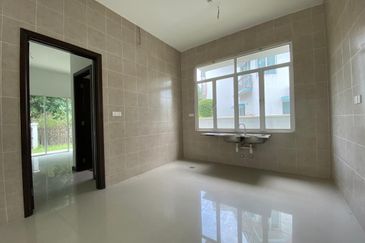 Duta Villa, Setia Alam