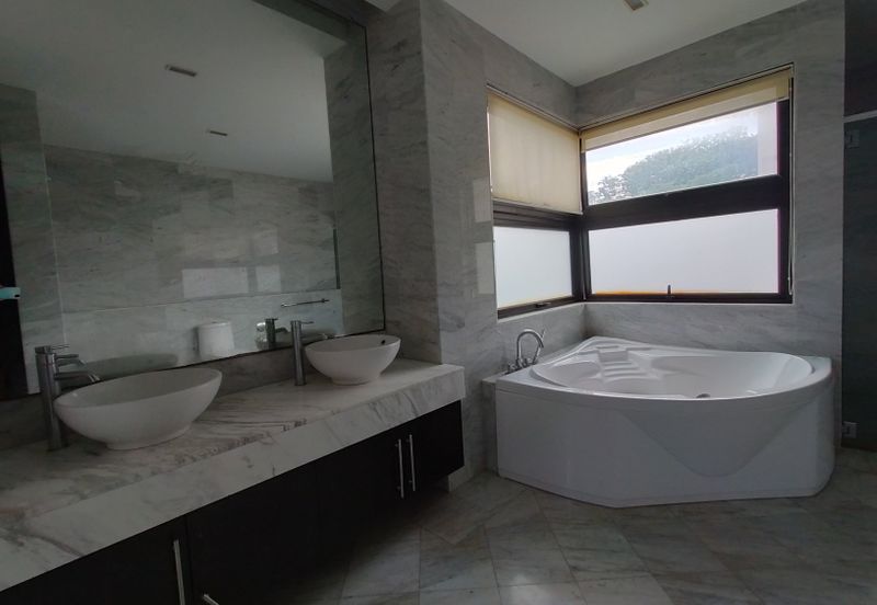 327 Persiaran Ritchie