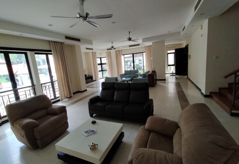 327 Persiaran Ritchie