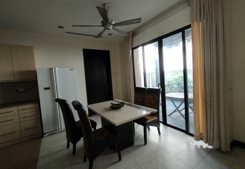 327 Persiaran Ritchie