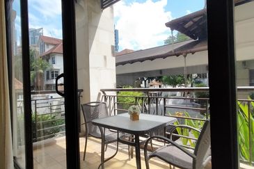 327 Persiaran Ritchie