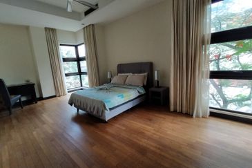 327 Persiaran Ritchie