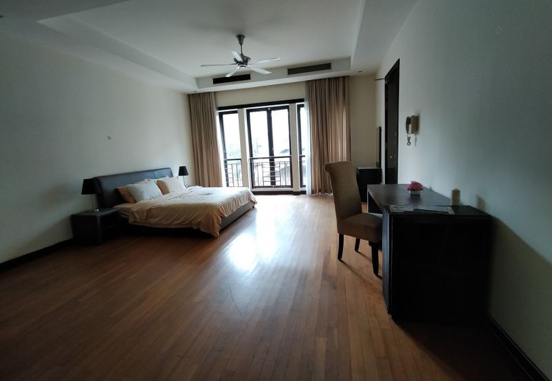 327 Persiaran Ritchie