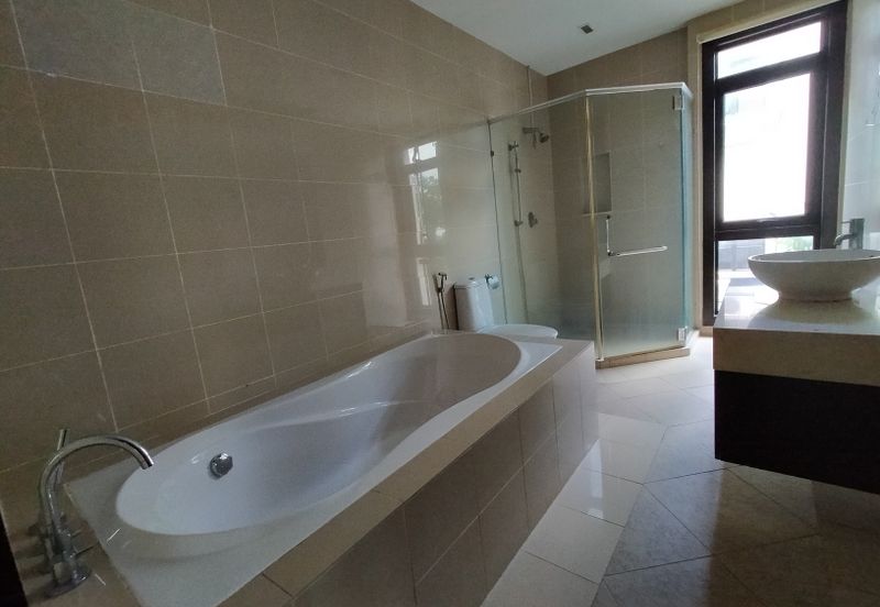 327 Persiaran Ritchie