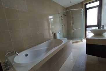 327 Persiaran Ritchie