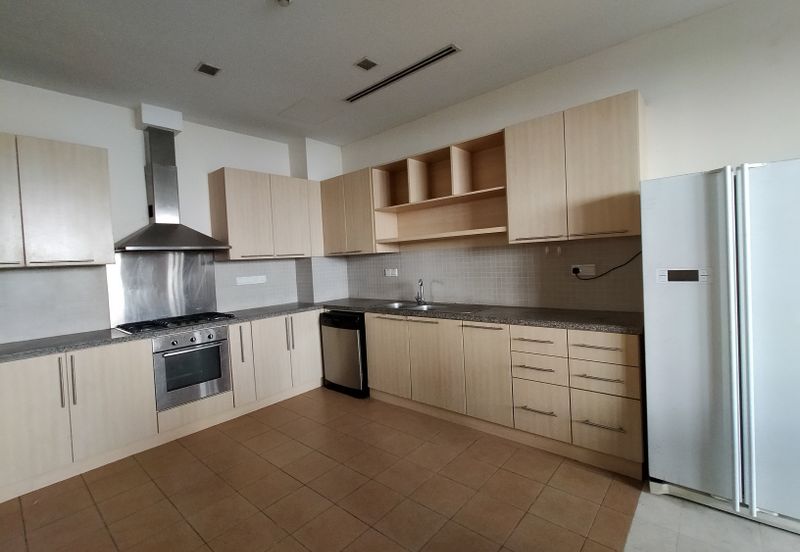 327 Persiaran Ritchie