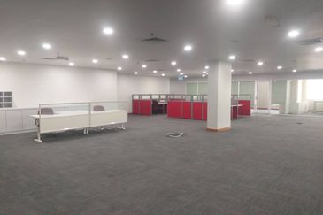 Menara TSH - Fully Fitted, short walk to MRT station