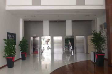 Menara TSH - Fully Fitted, short walk to MRT station