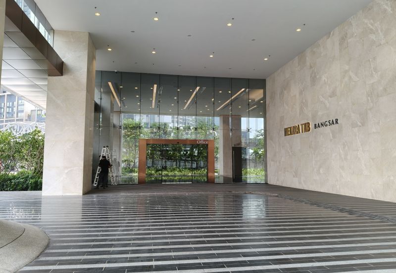 Menara TNB Bangsar - GBI, Short walk to LRT&MRT stations