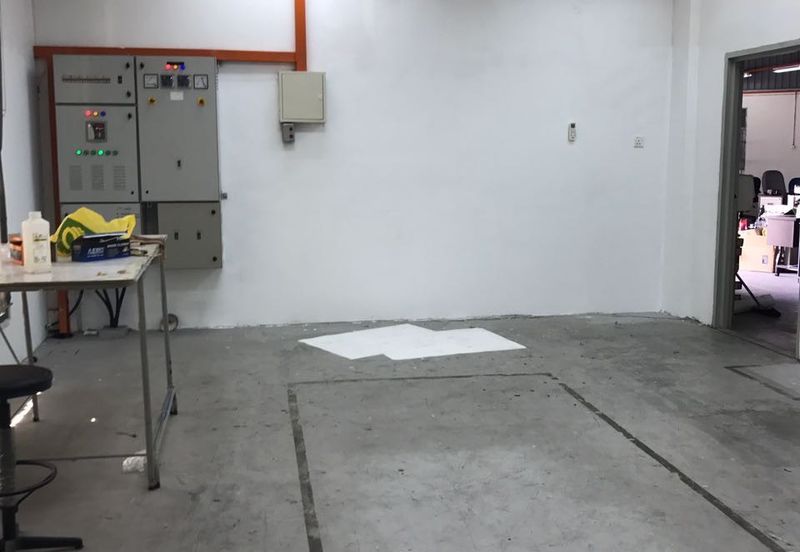 Kempas, Factory for Rent