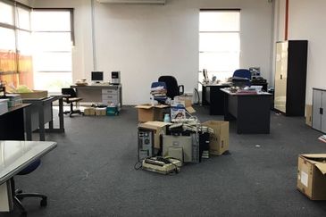 Kempas, Factory for Rent