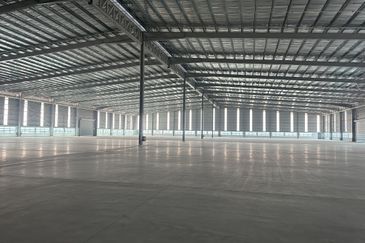 Kempas, Detached Factory for Rent