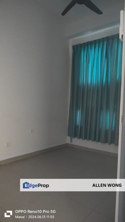 *High-Floor Unit at D'Carlton Seaview Residences – Sale or Rent Opportunity!*, Johor, Masai