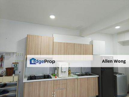 *Spacious Unit at The Garden Residences, Mutiara Rini – Pool & Mountain Views!* , Johor, Skudai