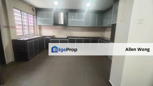 Spacious Double-Storey Terrace at Taman Universiti – Extended Living Hall & Kitchen, Johor, Skudai