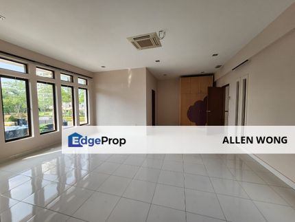 Family-Friendly Home Near JB Town – Affordable Luxury @ Taman Laguna, Johor, Johor Bahru