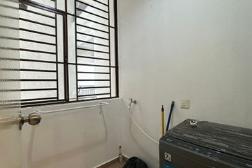 D'Summit Residences @ Kempas Utama