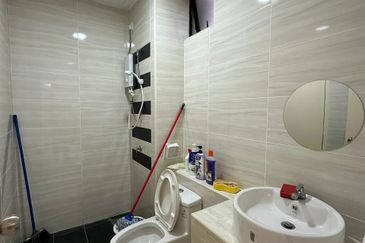 D'Summit Residences @ Kempas Utama