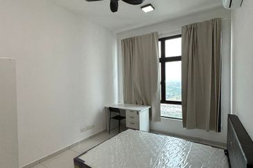 D'Summit Residences @ Kempas Utama