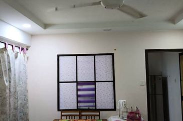 Bangunan Duta Impian (The Embassy Suites)