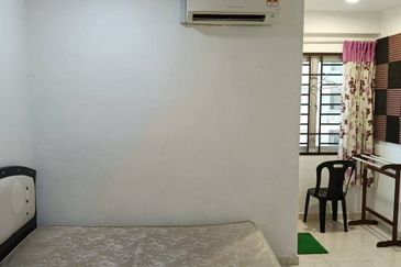 Bangunan Duta Impian (The Embassy Suites)