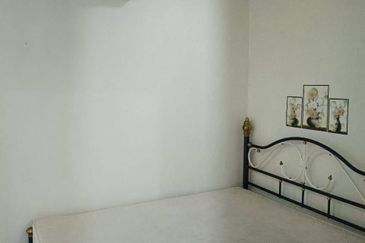 Bangunan Duta Impian (The Embassy Suites)