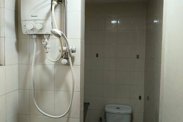 Bangunan Duta Impian (The Embassy Suites)