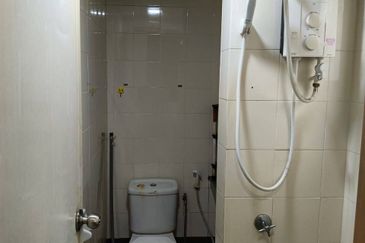 Bangunan Duta Impian (The Embassy Suites)