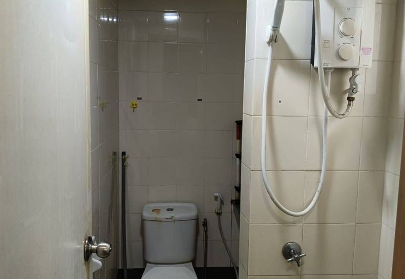 Bangunan Duta Impian (The Embassy Suites)