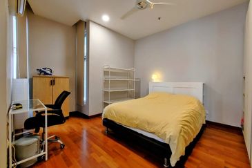 Somerset Puteri Harbour