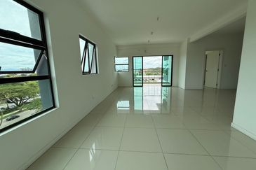 Ujana Executive Apartment