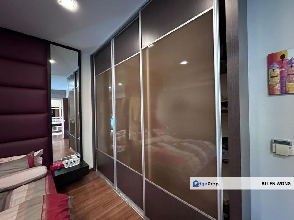 Spacious Superlink Terrace in East Ledang – 4+1 Bedrooms, Renovated & Freehold with Unblocked View!, Johor, East Ledang