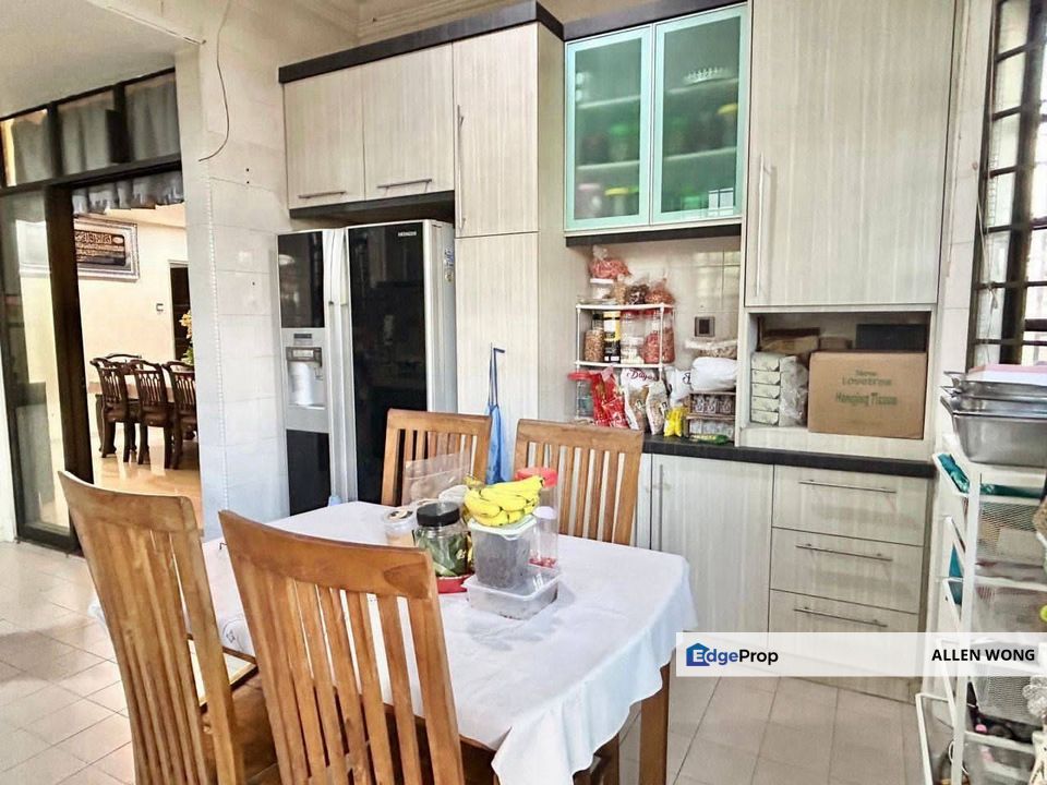 Huge Land Bungalow with Pool @ Bukit Kempas - Below Bank Value!, Johor, Johor Bahru