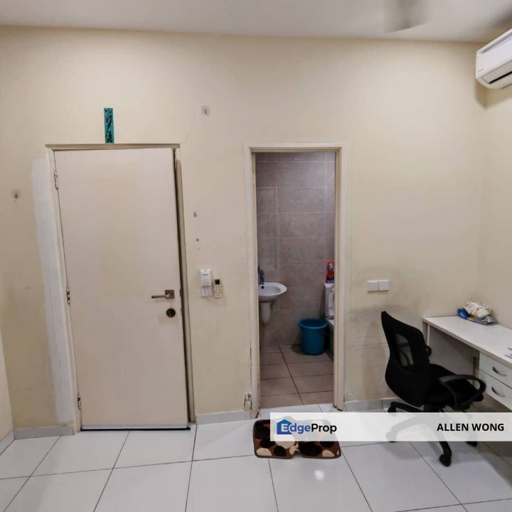 Common Room with Private Bathroom @ Skyloft, Bukit Indah, Johor, Johor Bahru