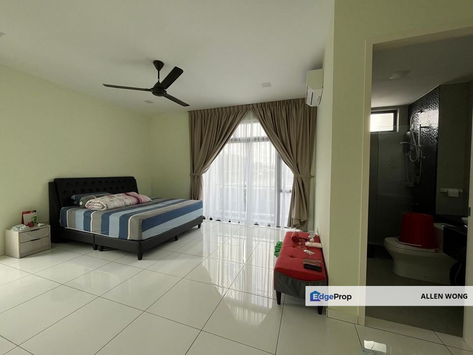 Bukit Indah Avenue 26: Fully Renovated End Lot with 2,011 sq ft Land for Sale, Johor, Johor Bahru