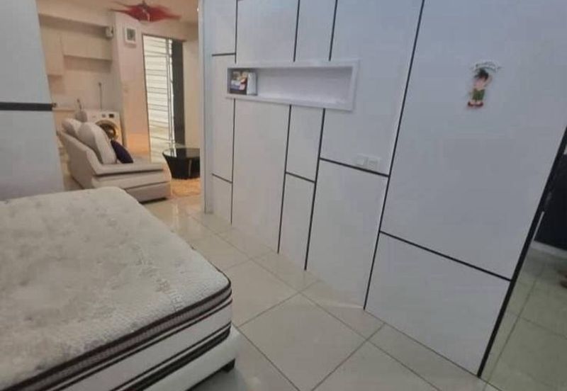 Dedaun Hijau (Greenfield Regency)