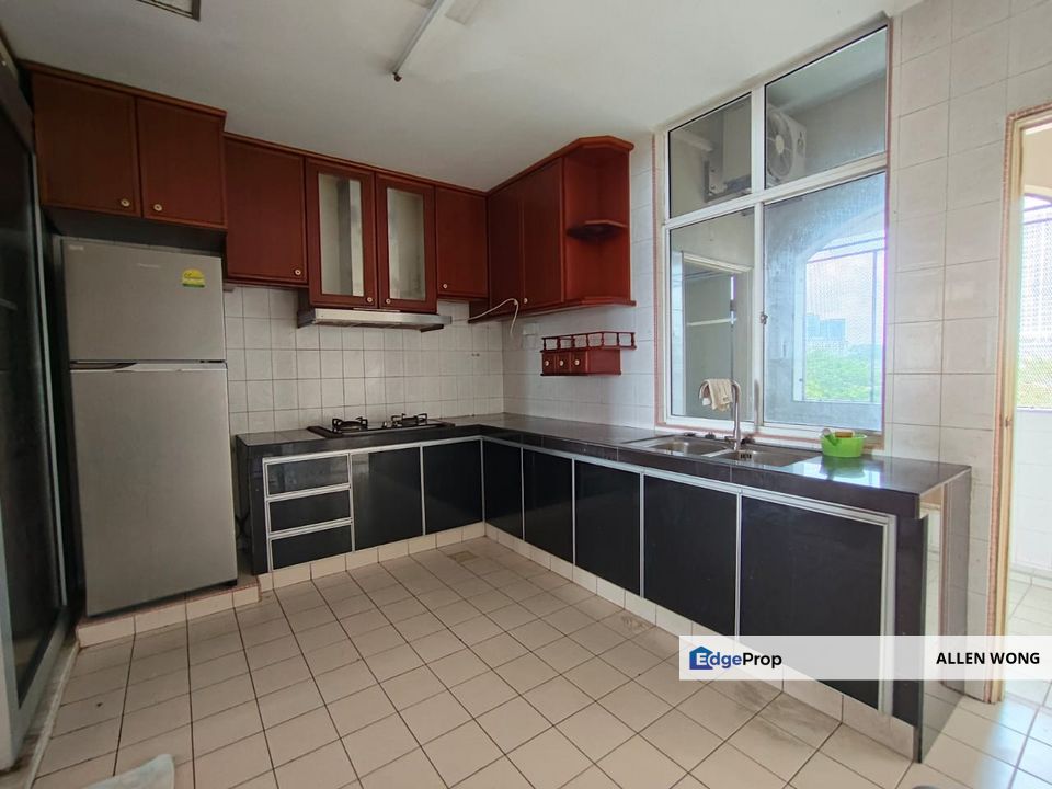 Stulang Villa with Sea View for RM3,000!, Johor, Johor Bahru