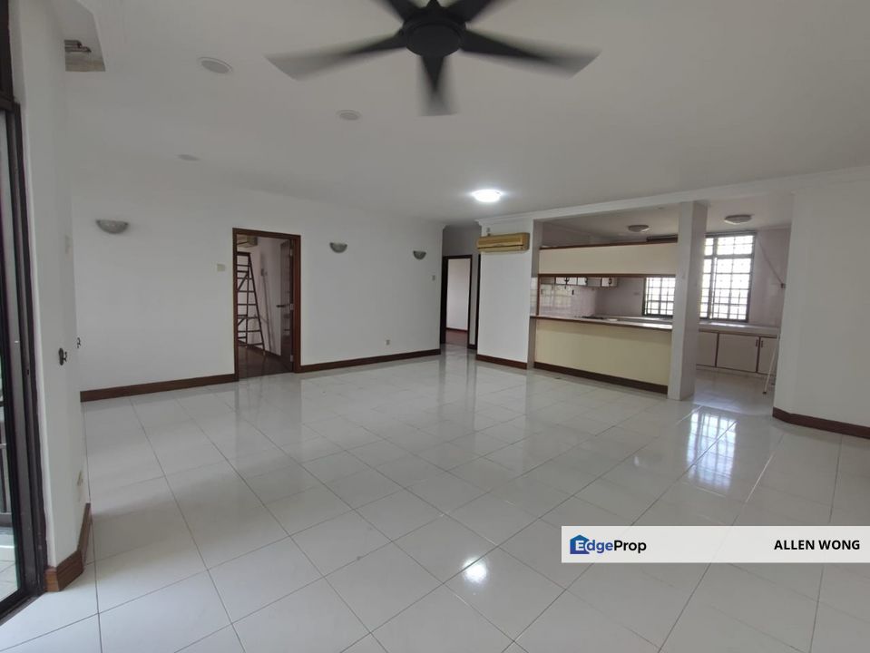 Rare Large Layout Condo For Sale 😍
3 Bedrooms • 2 Balconies • Freehold Title, Johor, Johor Bahru