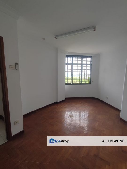 Rare Large Layout Condo For Sale 😍
3 Bedrooms • 2 Balconies • Freehold Title, Johor, Johor Bahru