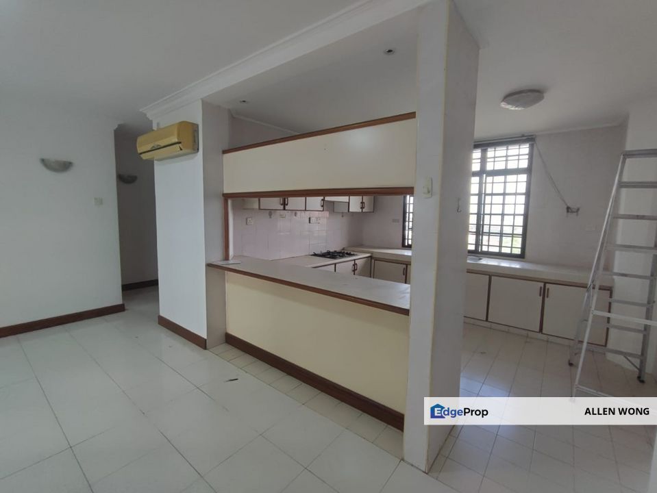 Rare Large Layout Condo For Sale 😍
3 Bedrooms • 2 Balconies • Freehold Title, Johor, Johor Bahru