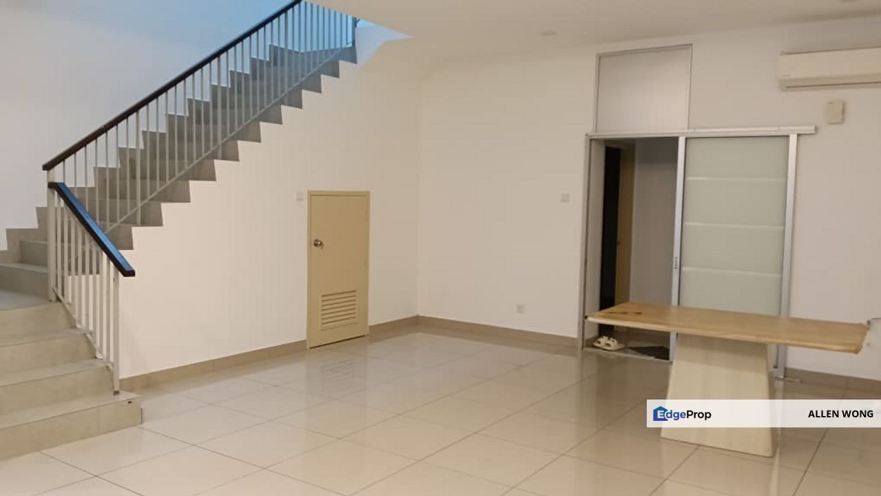 Ready to Move In! Well-Equipped 4-Bedroom House at Indahpura 位于古来 Indahpura 热门地段，交通便利，环境优美, Johor, Kulai