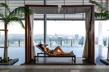 Pavilion Ceylon Hill