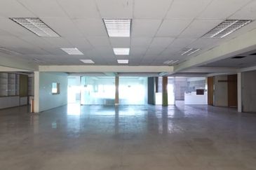 2.5 Storey Semi-D Factory Bukit Permai Cheras (Q2716)