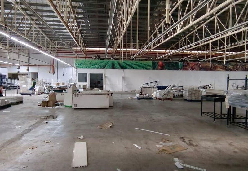 Commercial Warehouse or Showroom Jalan Semenyih, Selangor (Q4991)