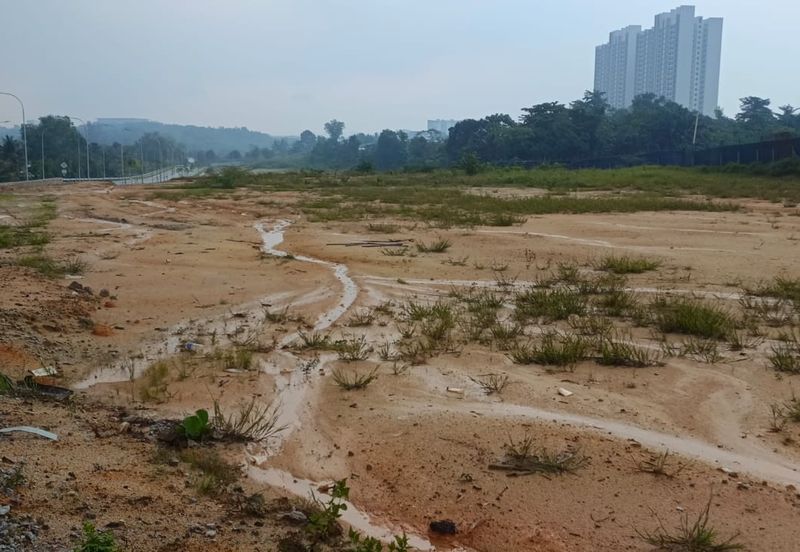 Commercial Land Corner Mainroad Jalan Semenyih  (Q4992)