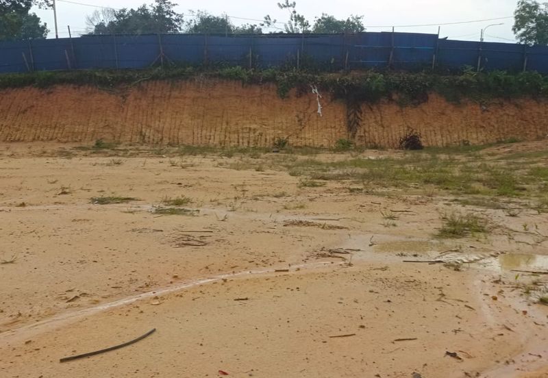 Commercial Land Corner Mainroad Jalan Semenyih  (Q4992)