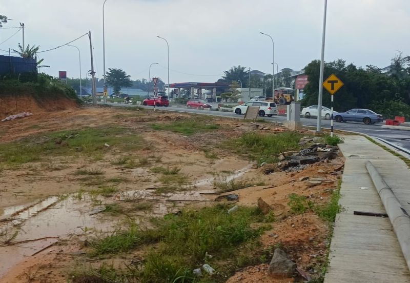 Commercial Land Corner Mainroad Jalan Semenyih  (Q4992)