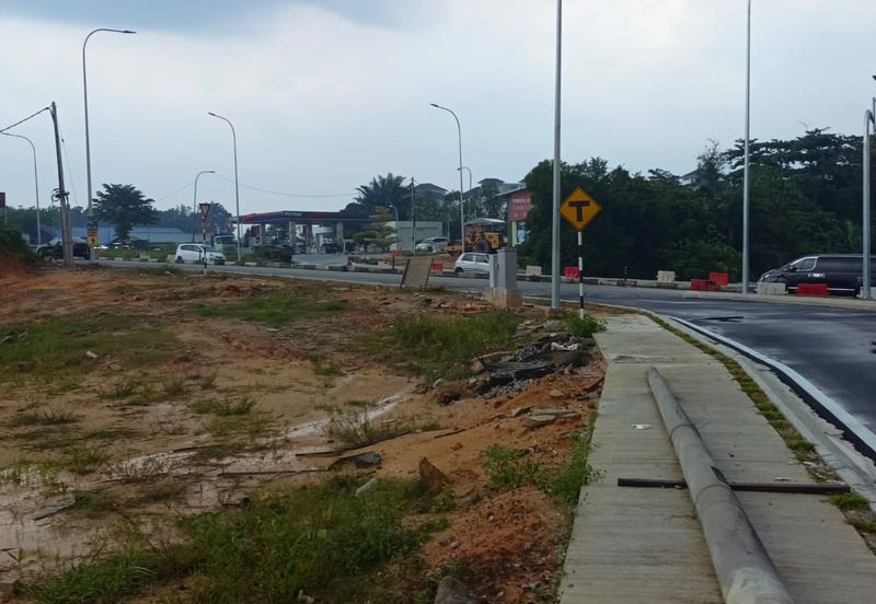 Commercial Land Corner Mainroad Jalan Semenyih  (Q4992)