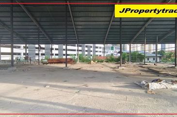 Warehouse At Ampang Near Taman Nirwana MRR2 (Q2122)