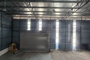 1.5 Storey Semi-D Factory Freehold Cheras (Q5191)